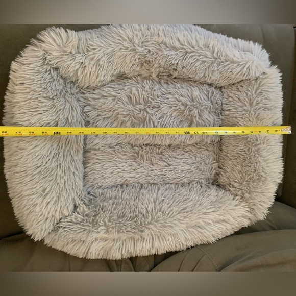 Plush Gray Chubby Cuddler PET BED with raised sides 22x27x7 - Picture 5 of 6